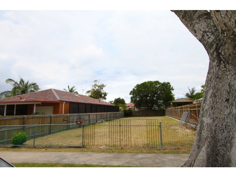 3 Arthur Street, Woody Point QLD 4019