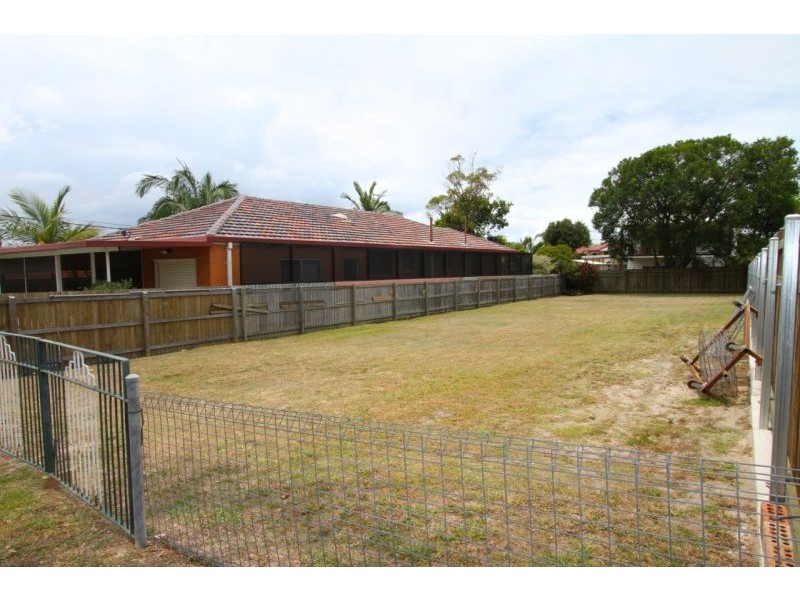3 Arthur Street, Woody Point QLD 4019