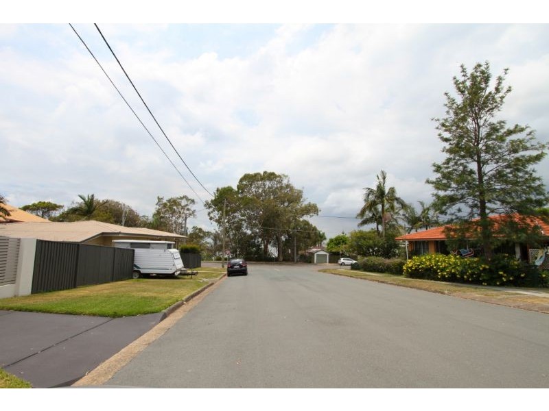 3 Arthur Street, Woody Point QLD 4019