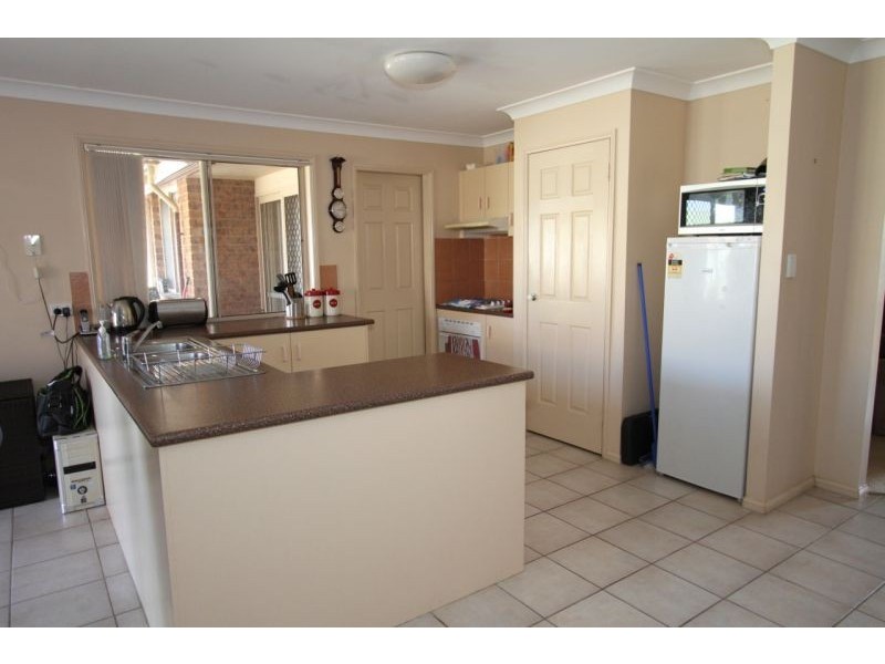 7 Smout Ct, Sandstone Point QLD 4511