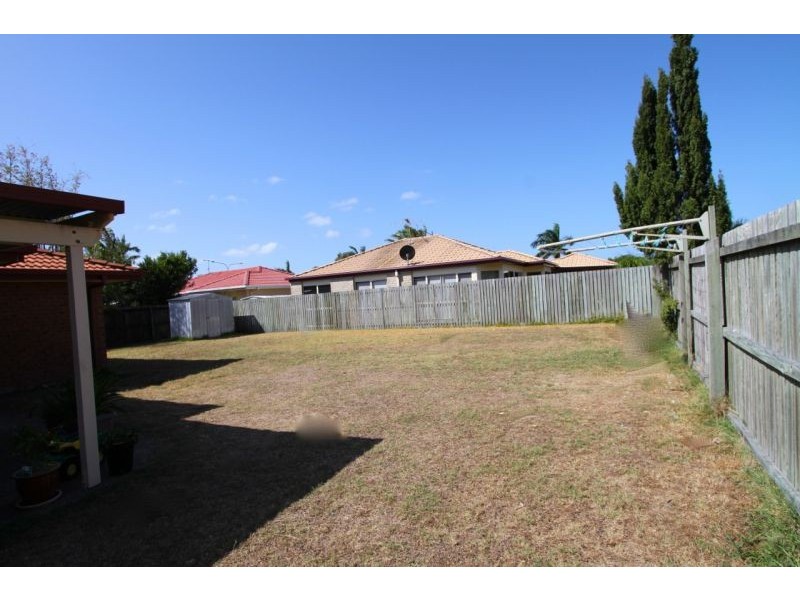 7 Smout Ct, Sandstone Point QLD 4511