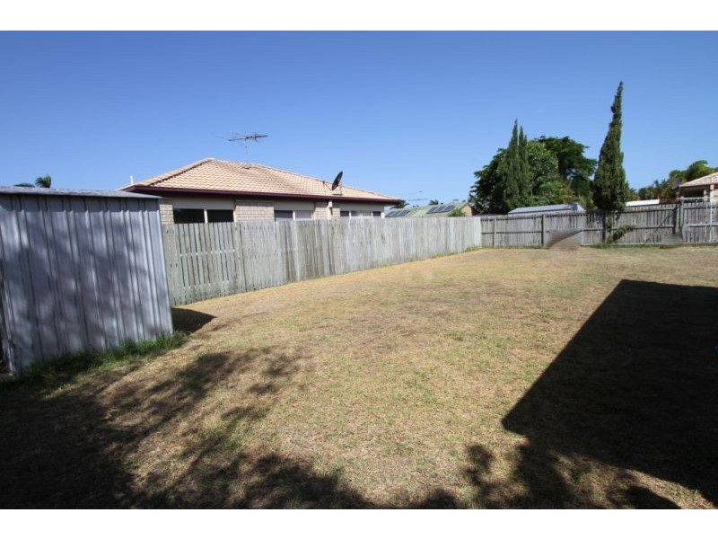 7 Smout Ct, Sandstone Point QLD 4511