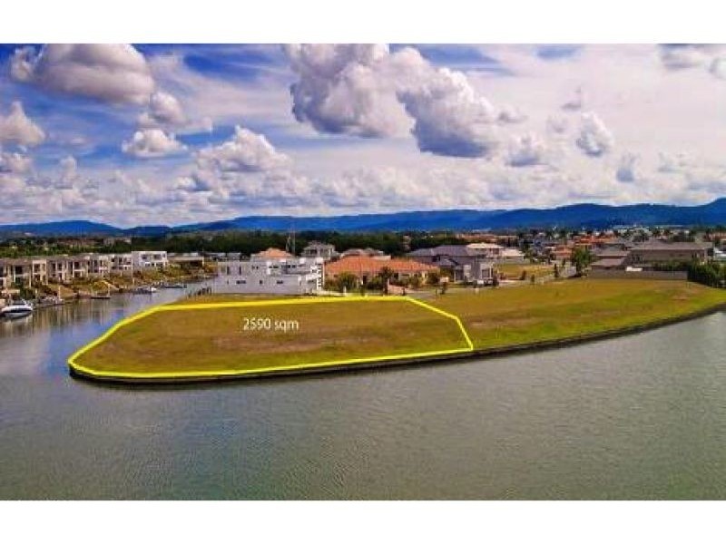 2215 Taromeo Court, Hope Island QLD 4212