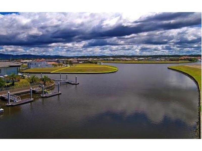 2215 Taromeo Court, Hope Island QLD 4212