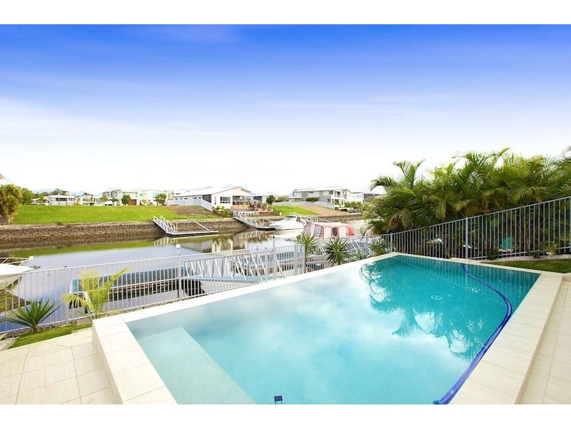 7 Harbourvue Ct, Helensvale QLD 4212