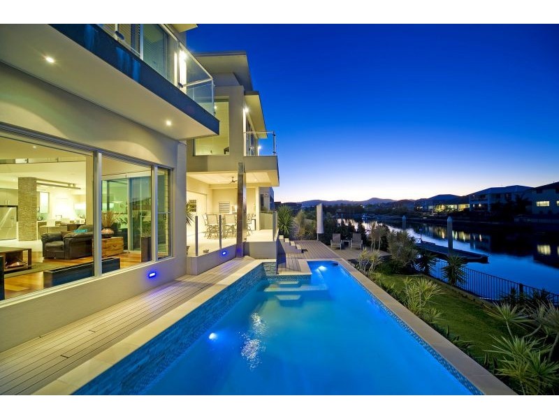 33 Coomera Ct, Helensvale QLD 4212