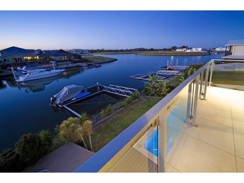 33 Coomera Ct, Helensvale QLD 4212