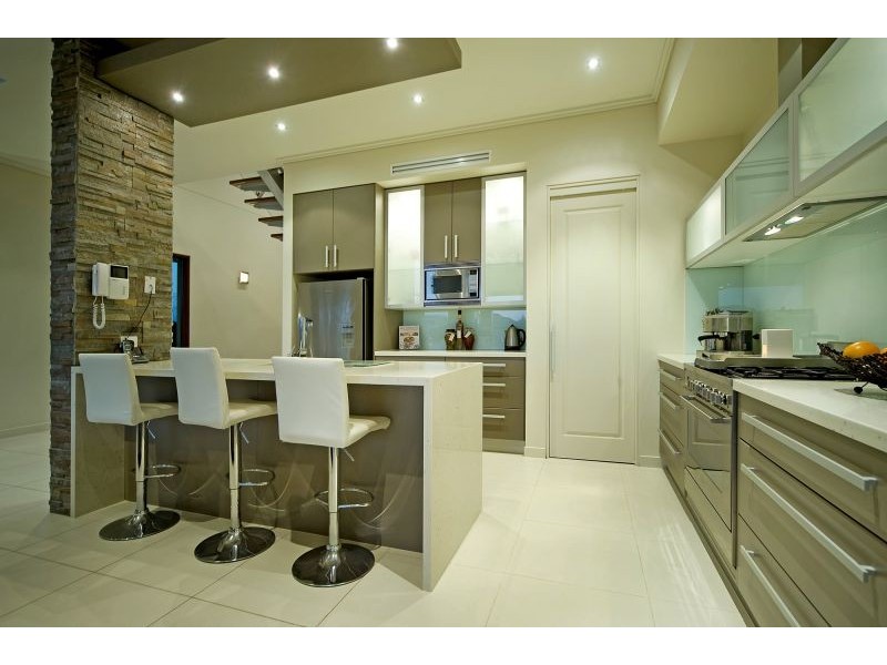 33 Coomera Ct, Helensvale QLD 4212