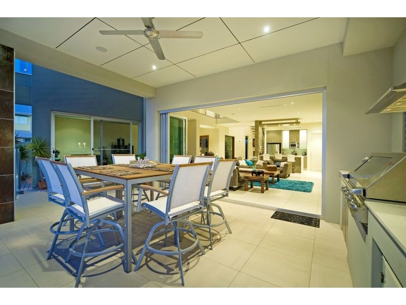 33 Coomera Ct, Helensvale QLD 4212