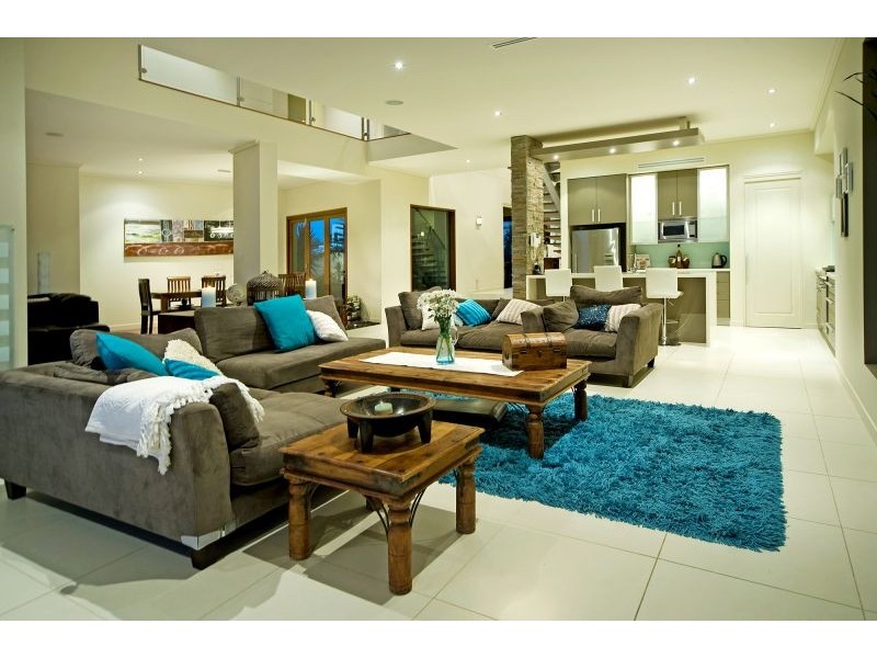 33 Coomera Ct, Helensvale QLD 4212