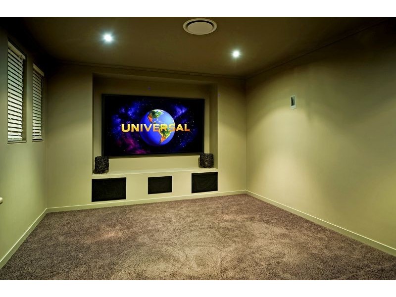 33 Coomera Ct, Helensvale QLD 4212