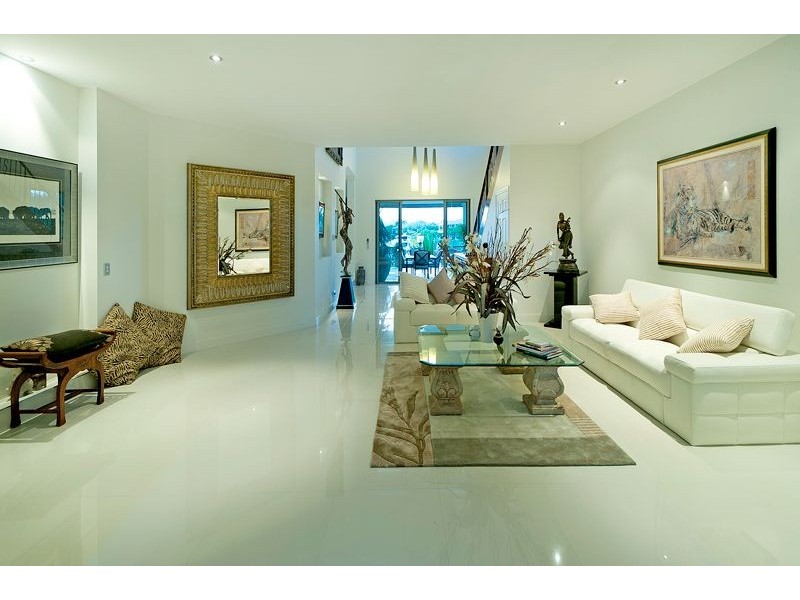 1050 Rosebank Way, Hope Island QLD 4212