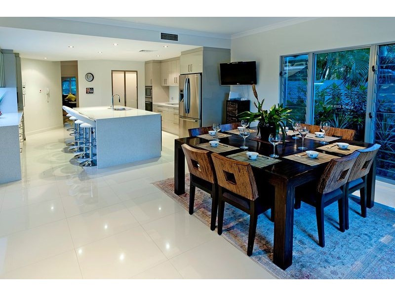 1050 Rosebank Way, Hope Island QLD 4212