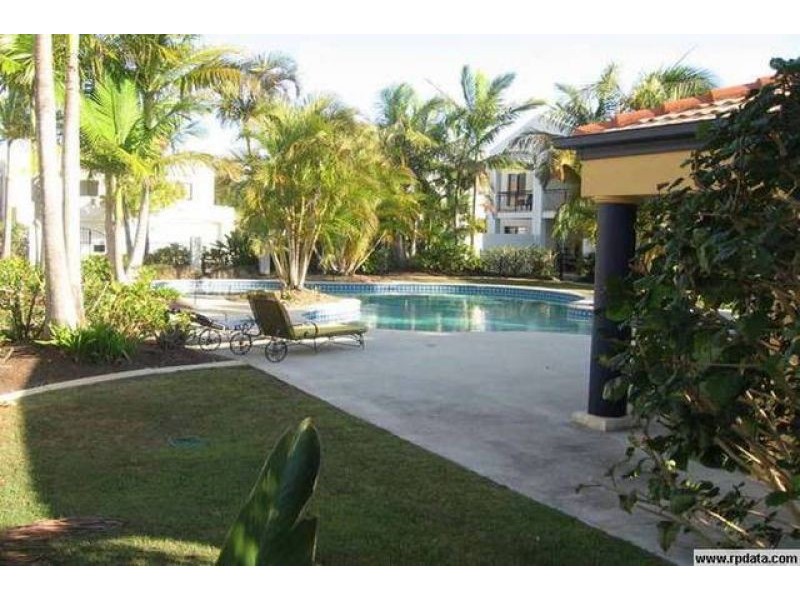 8897 Magnolia Dive East, Hope Island QLD 4212