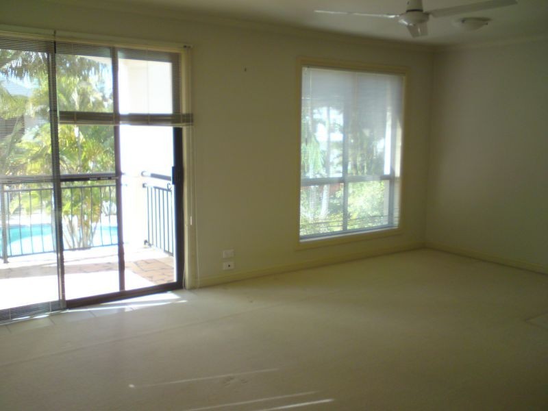 8897 Magnolia Dive East, Hope Island QLD 4212