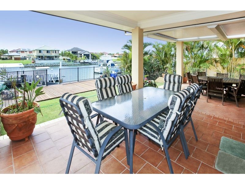 18 Aurora Place, Newport QLD 4020