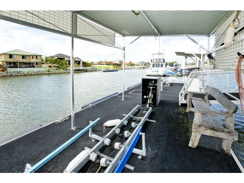 18 Aurora Place, Newport QLD 4020