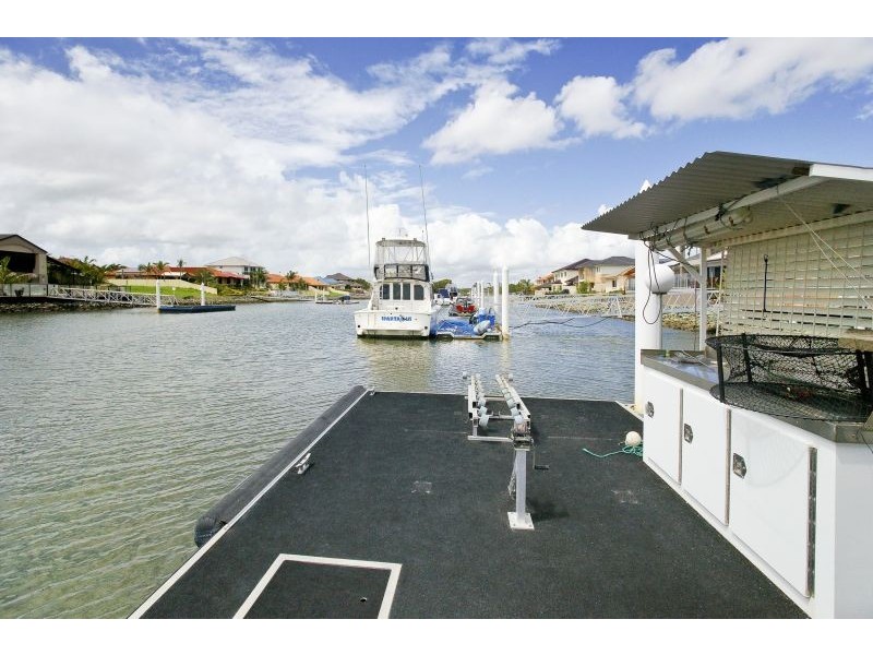 18 Aurora Place, Newport QLD 4020