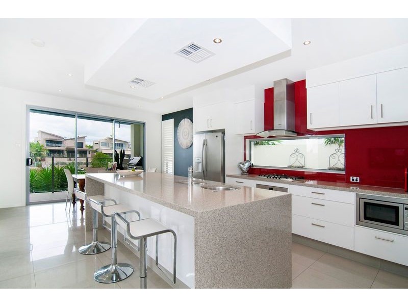 35 Harbourvue Ct, Helensvale QLD 4212