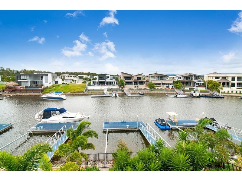 35 Harbourvue Ct, Helensvale QLD 4212