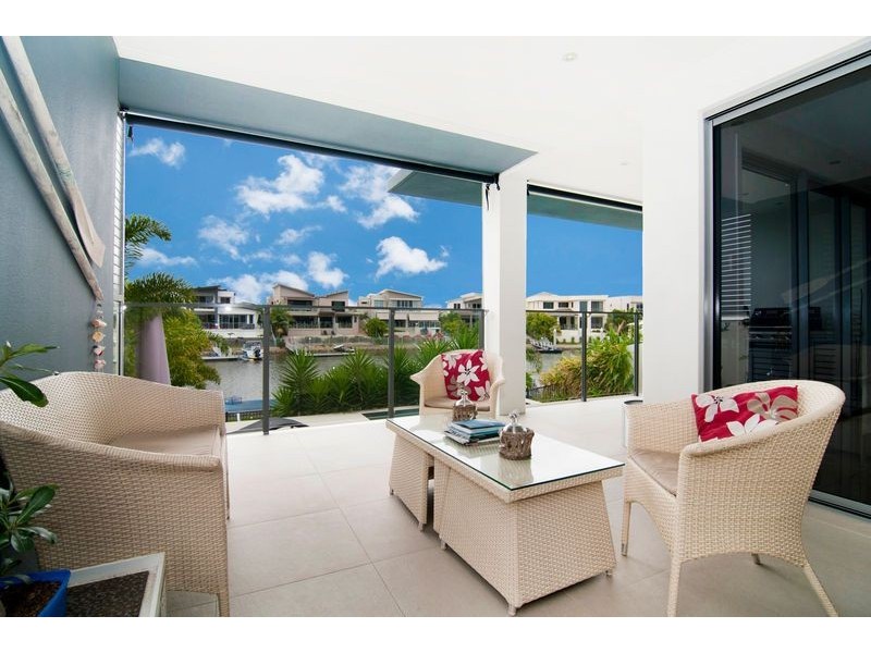 35 Harbourvue Ct, Helensvale QLD 4212