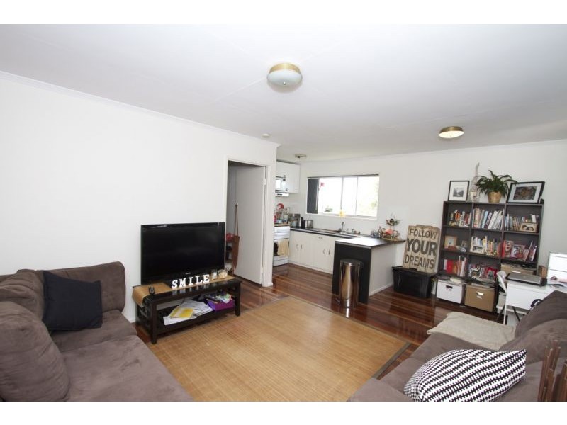 4/30 Ninth Ave, Coorparoo QLD 4151