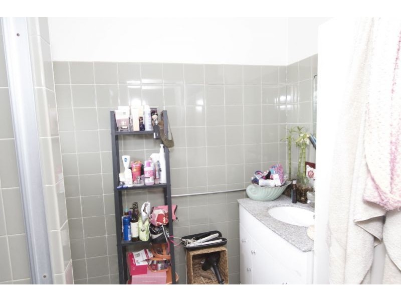 4/30 Ninth Ave, Coorparoo QLD 4151