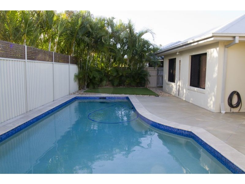15 The Close, Helensvale QLD 4212