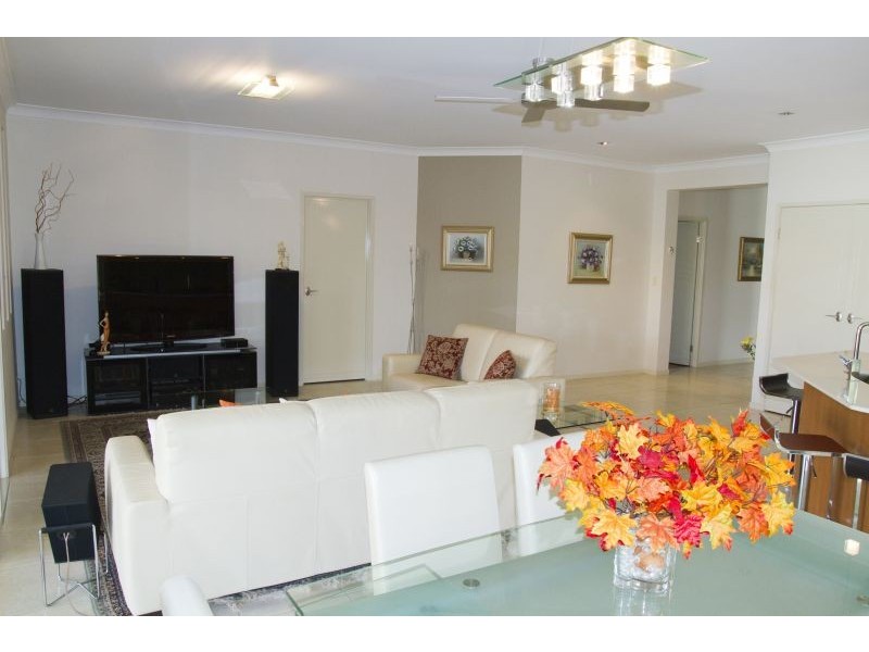 15 The Close, Helensvale QLD 4212