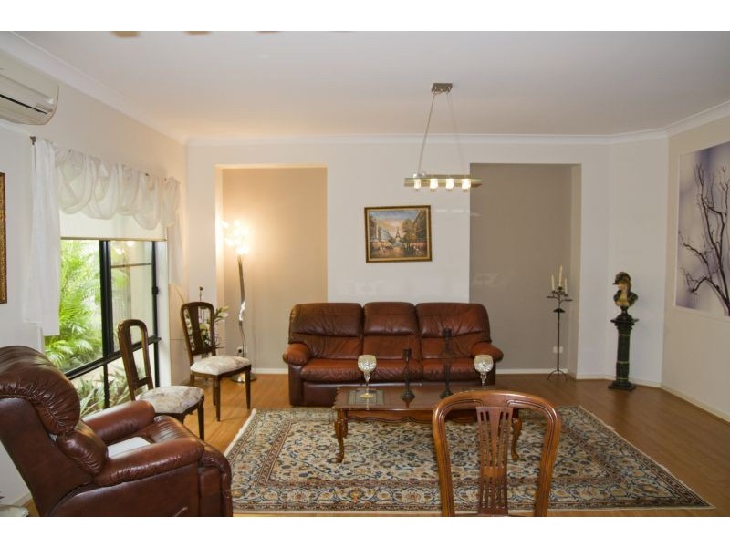 15 The Close, Helensvale QLD 4212