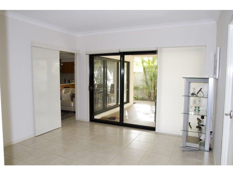 15 The Close, Helensvale QLD 4212