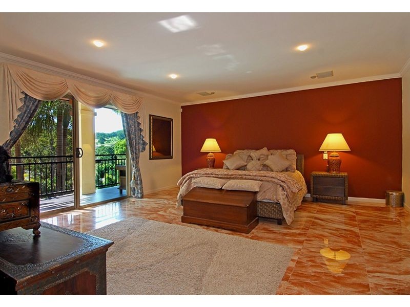 5 Isla Court, Bonogin QLD 4213