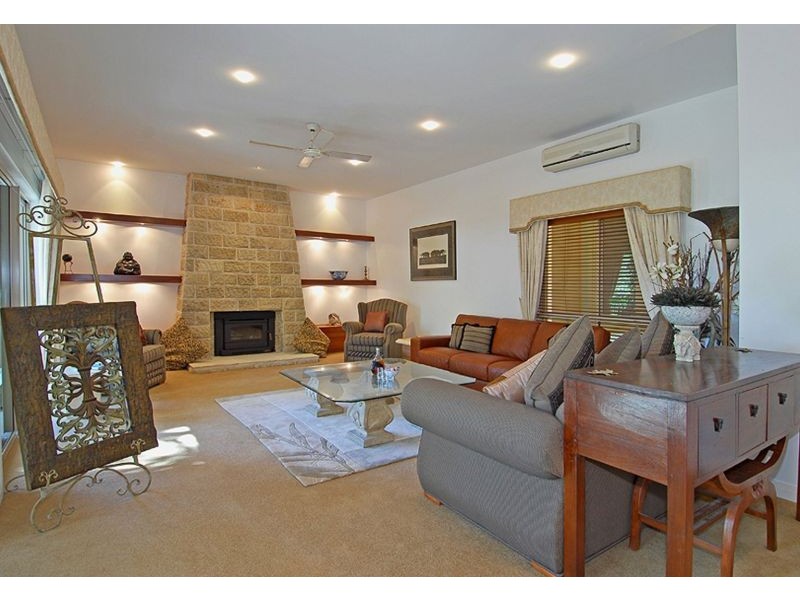 5 Isla Court, Bonogin QLD 4213