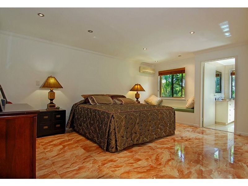 5 Isla Court, Bonogin QLD 4213