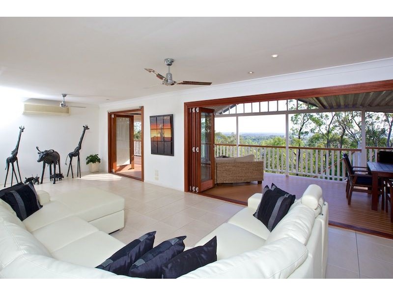 23 Highvale Dr, Helensvale QLD 4212