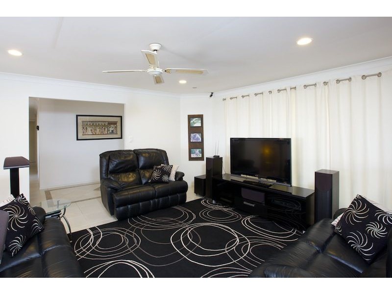 23 Highvale Dr, Helensvale QLD 4212