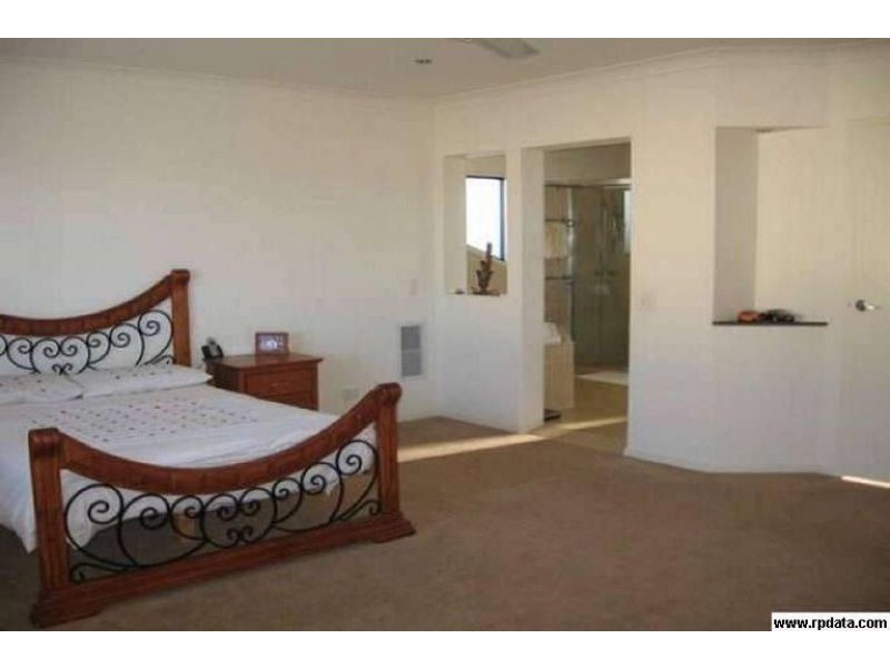 19 Ontario Ct, Oxenford QLD 4210