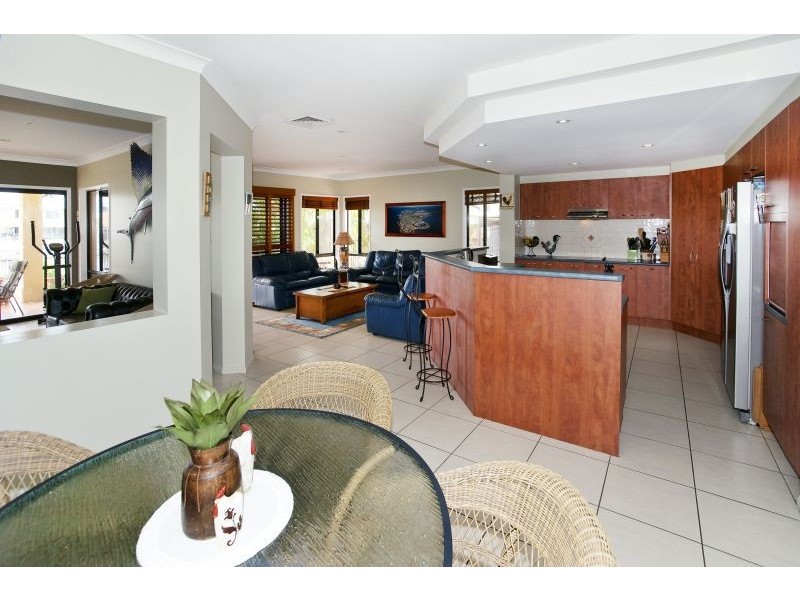 18 Aurora Place, Newport QLD 4020