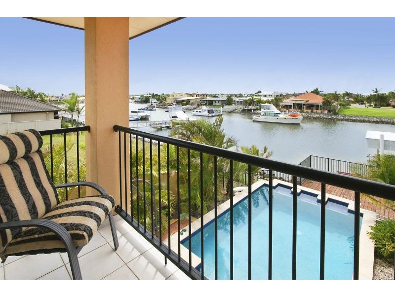 18 Aurora Place, Newport QLD 4020