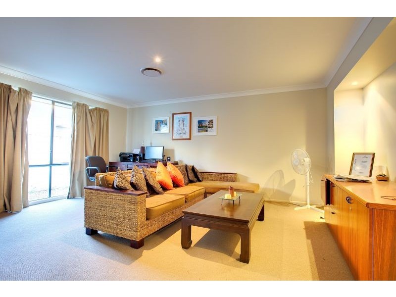 19 River Links Boulevard East, Helensvale QLD 4212