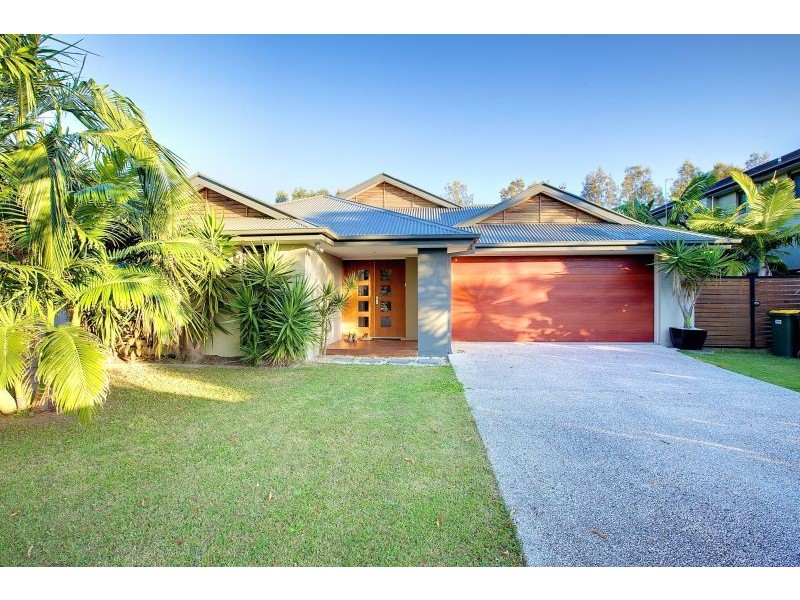 19 River Links Boulevard East, Helensvale QLD 4212