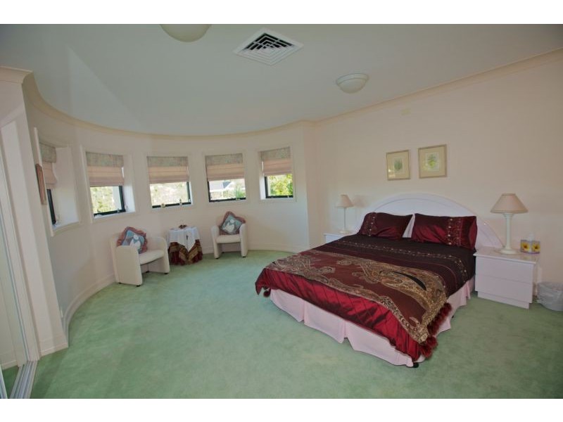 1024 Rosebank Wy, Hope Island QLD 4212