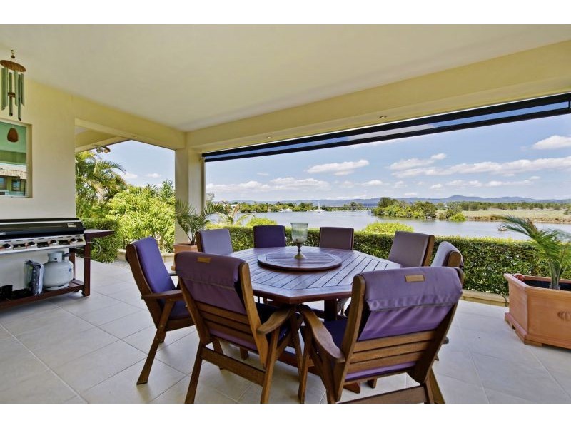3129 Riverleigh Drive, Hope Island QLD 4212