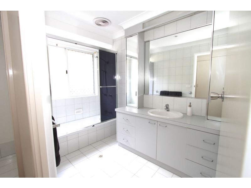 10 Dundee Ct, Robina QLD 4226