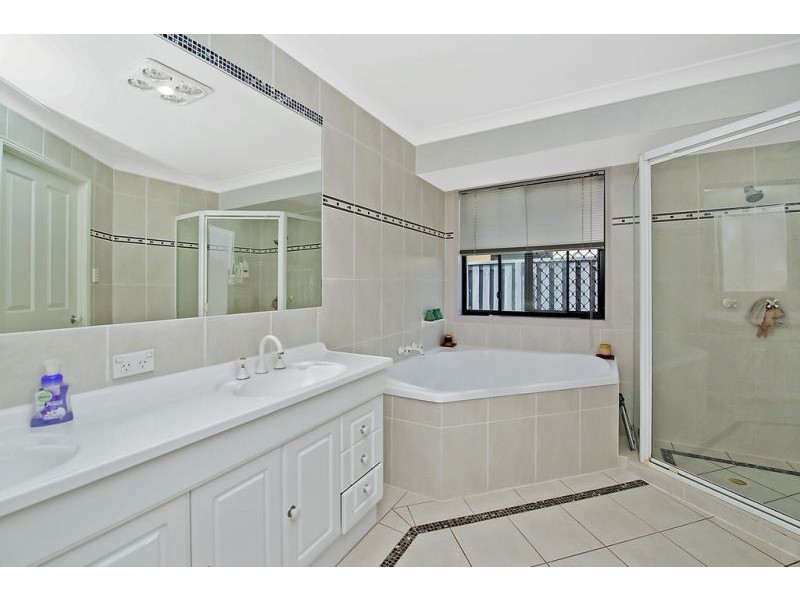 59 Brittany Drive, Oxenford QLD 4210