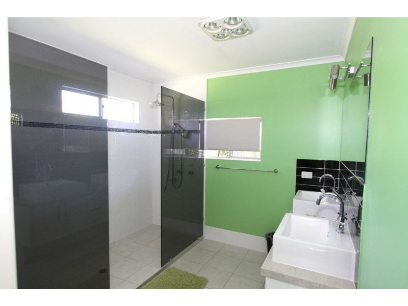 236 Mansfield Rd, Elimbah QLD 4516