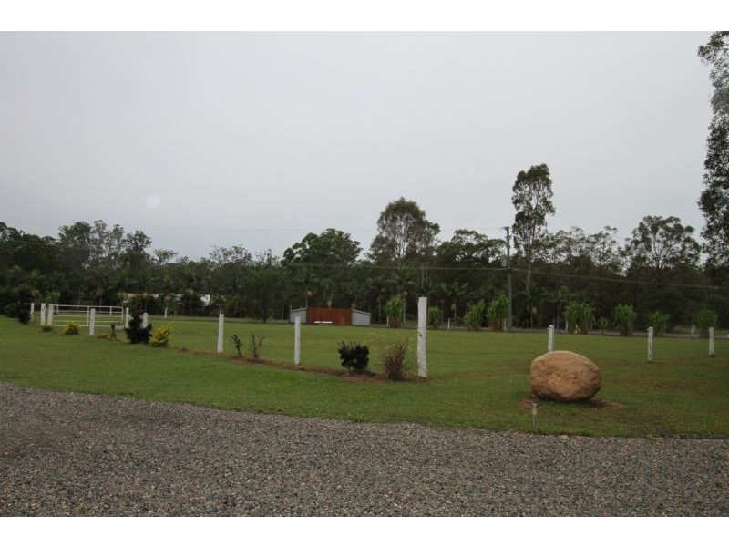 236 Mansfield Rd, Elimbah QLD 4516