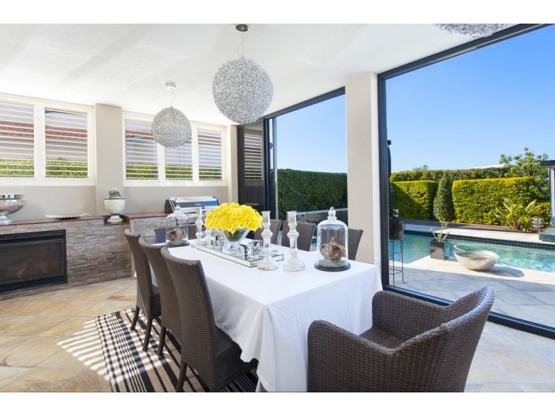 2318 Cressbrook Drive, Hope Island QLD 4212