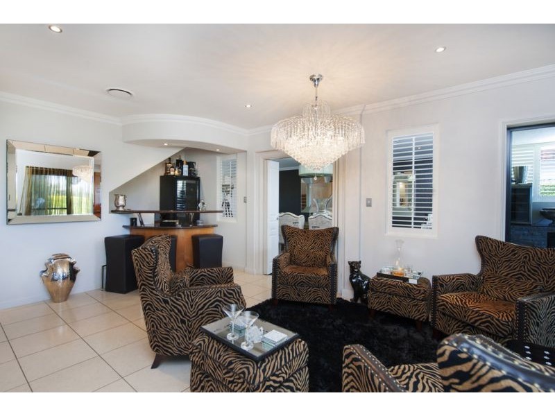 2318 Cressbrook Drive, Hope Island QLD 4212