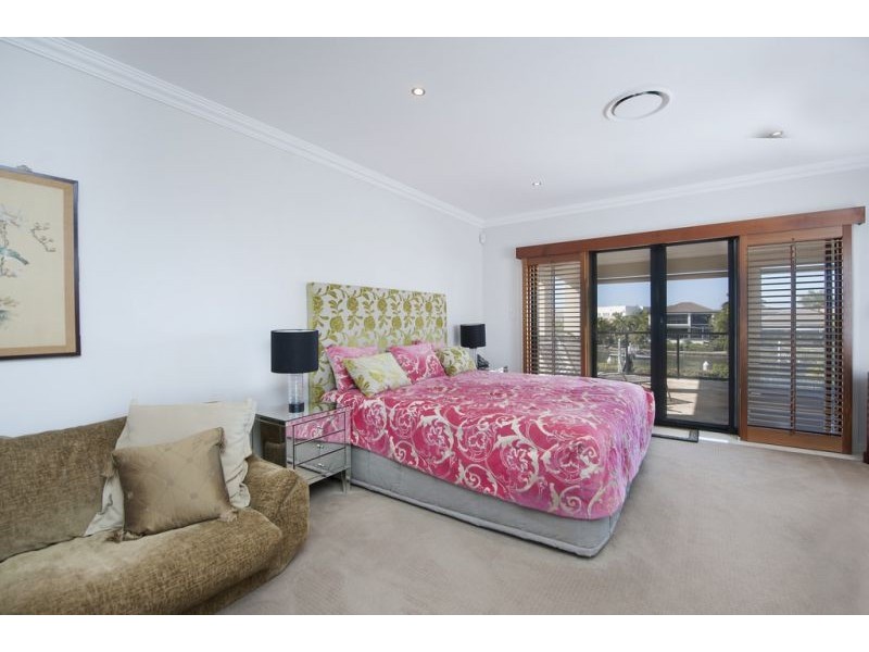 2318 Cressbrook Drive, Hope Island QLD 4212